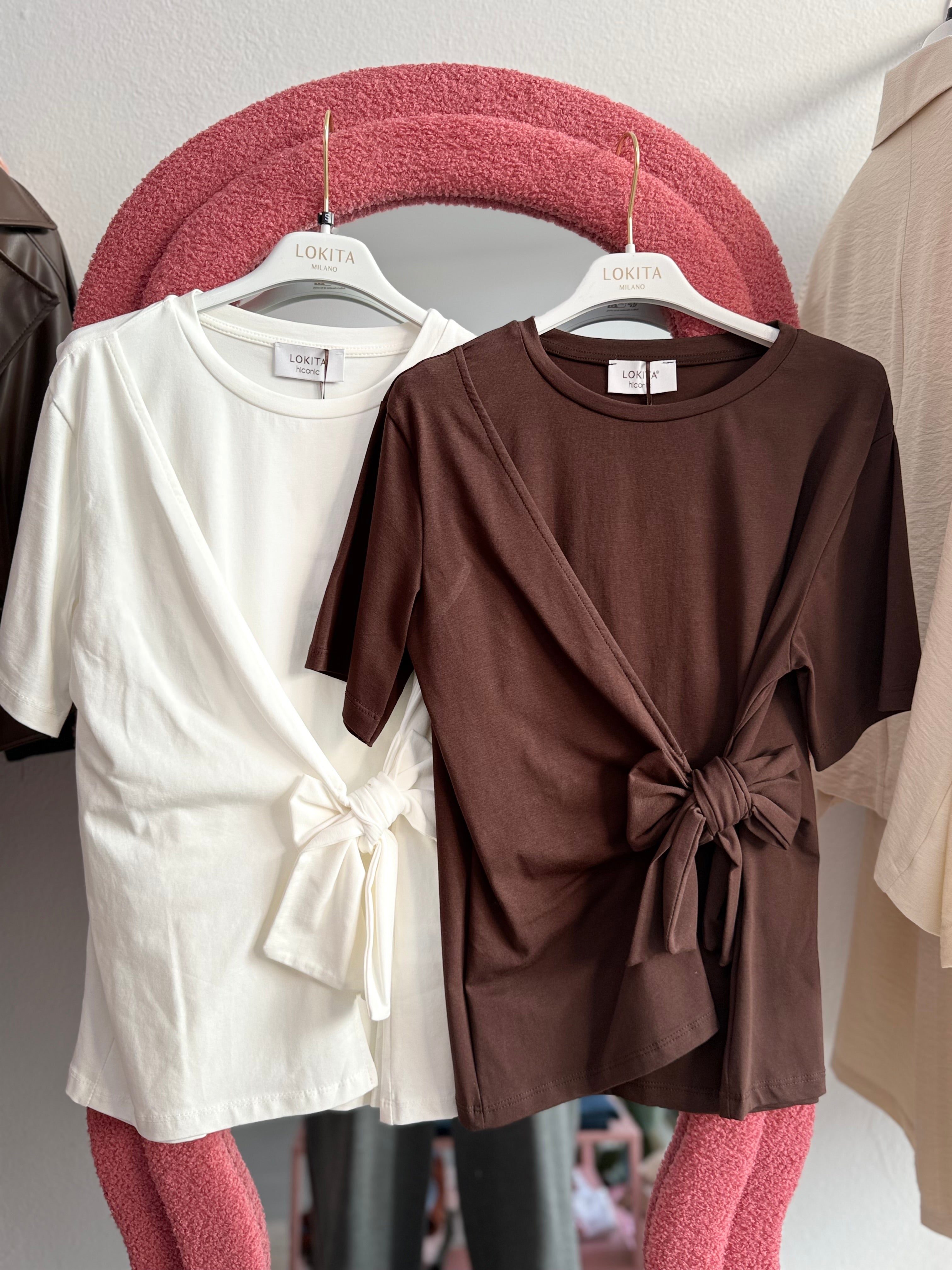 T-shirt con nodo e fiocco