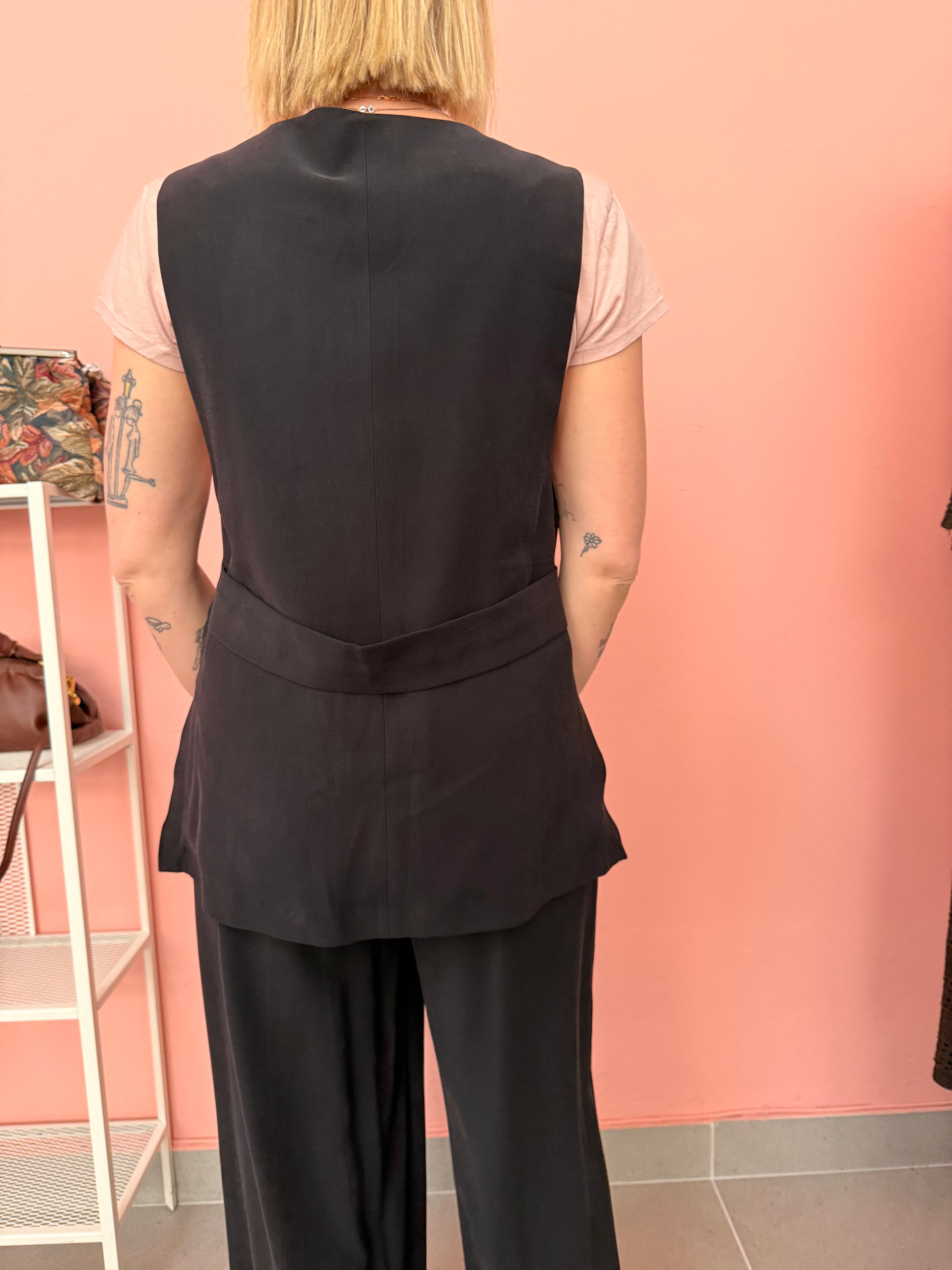 Gilet lungo nero donna con spacchi laterali Lokita