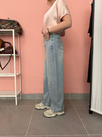 Jeans donna chiaro con chiusura diagonale Lokita