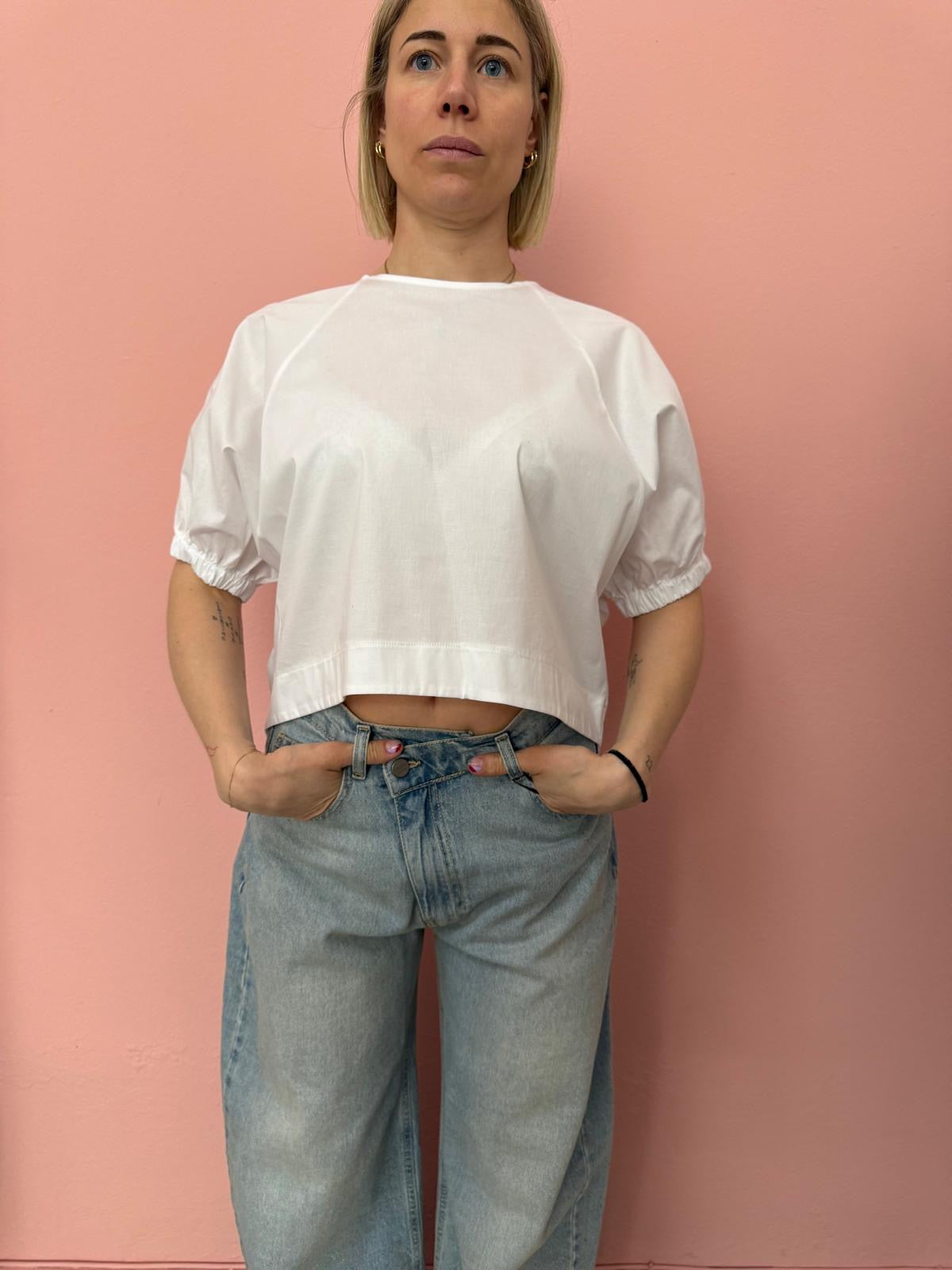 Blusa donna crop in popeline di cotone con maniche arricciate