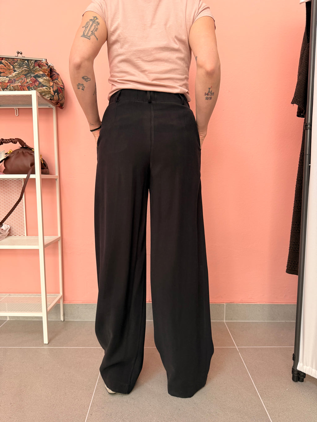 Pantaloni palazzo neri donna con bottoni in vita