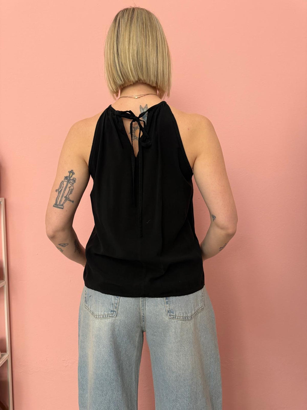Top donna in viscosa con scollo all’americana