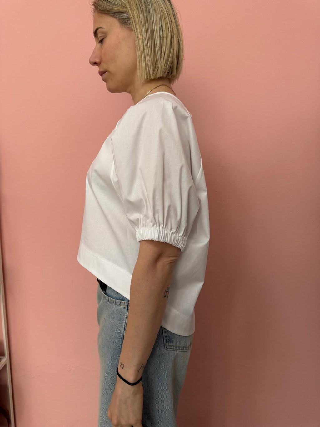 Blusa donna crop in popeline di cotone con maniche arricciate