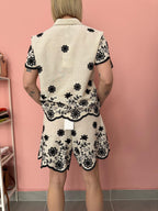 Camicia donna ricamata ecrù e nero manica corta