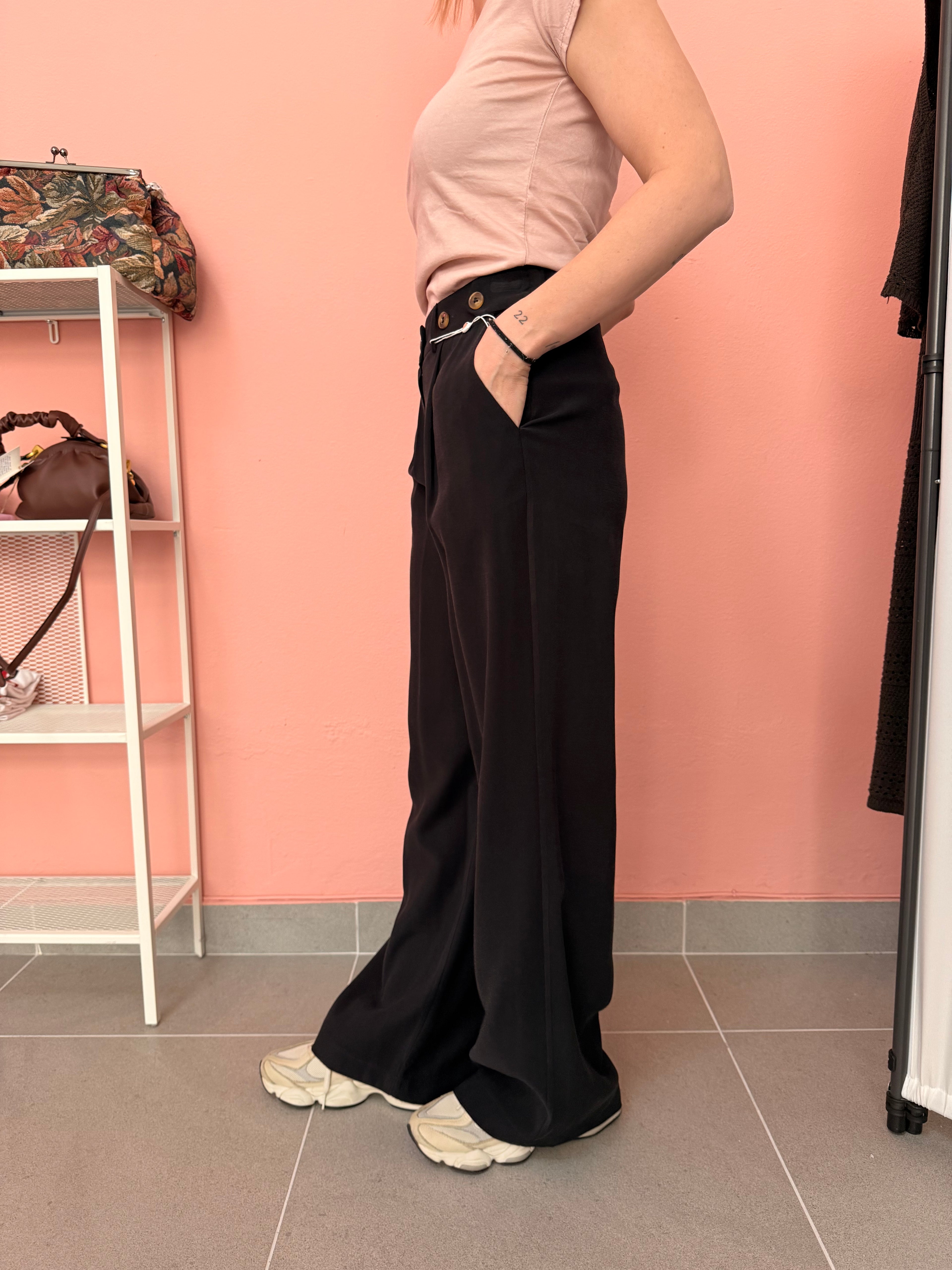 Pantaloni palazzo neri donna con bottoni in vita