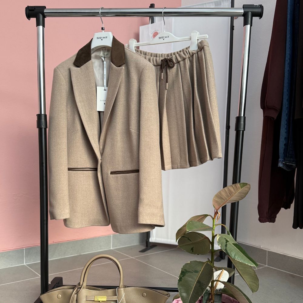 Minigonna a Pieghe Beige Donna – Susy Mix